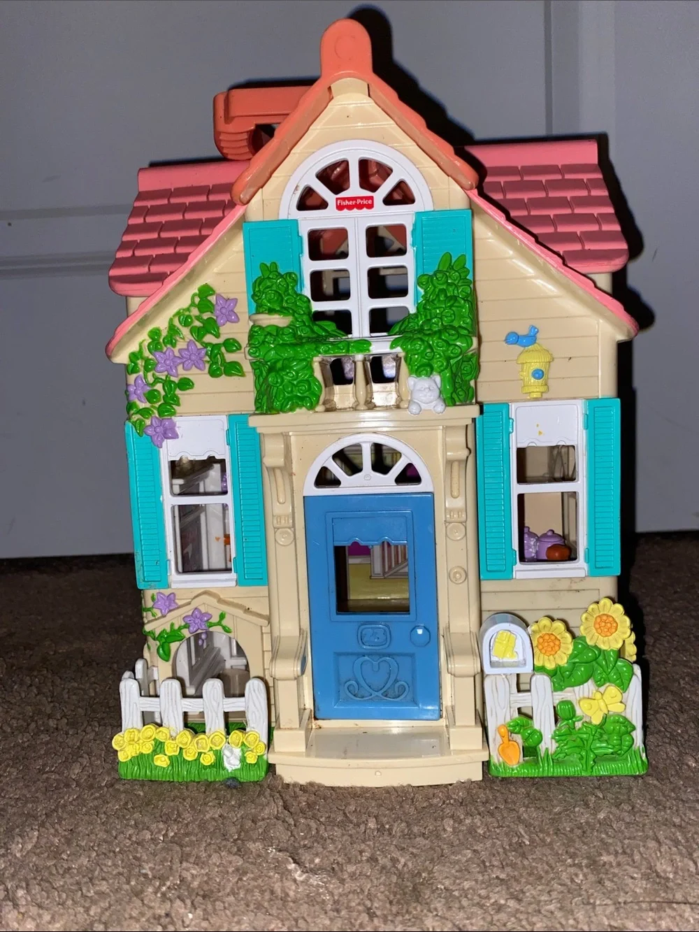 Vintage Fisher Price Loving Family Fold Out Doll House Portable Playset